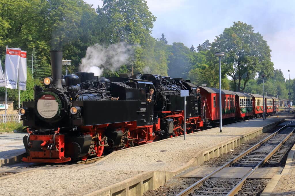 nationalpark harz damplokomotivet trækker harzer schmalspurbahnen